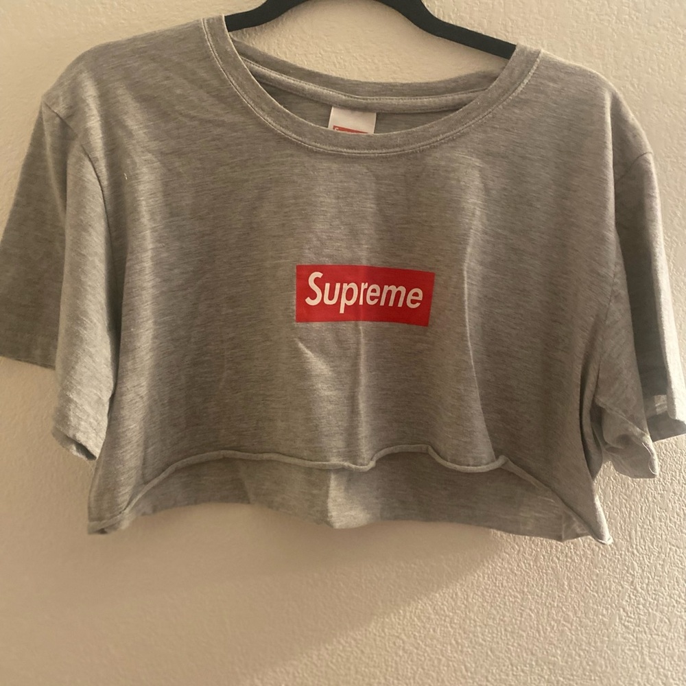 SUPREME Crop Top